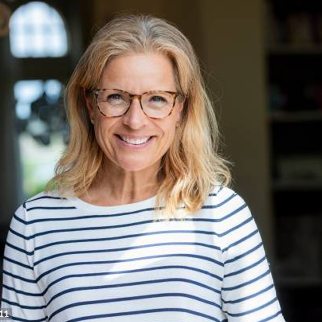 Dr. Hannah Ellwood, M.MedSci Women’s Midlife Health Practitioner
